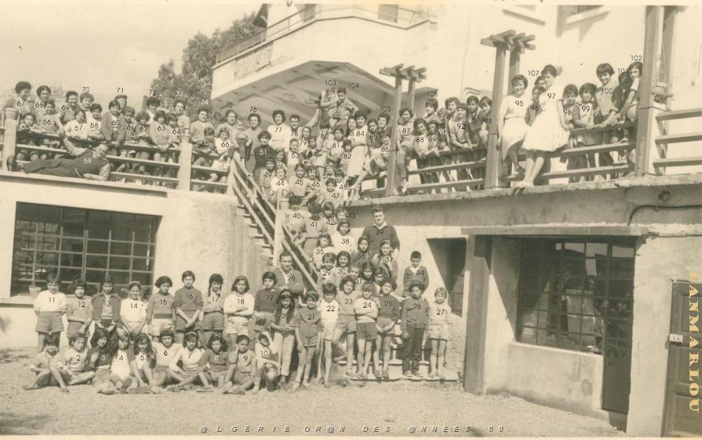 VILLE D ORAN LE VERNET 1959 FILLES JUILLET.JPG